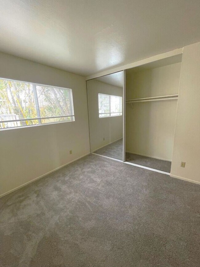 Building Photo - Alameda, Newly remodeled one bedroom unit.  Ask about our Move in Special