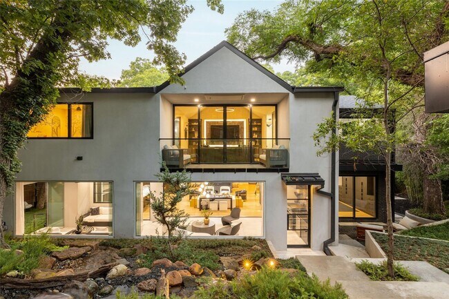 Building Photo - 4280 Shorecrest Dr
