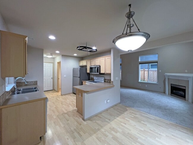 Building Photo - 3 Bedroom  2 Bath Home in Desirable Maple Valley