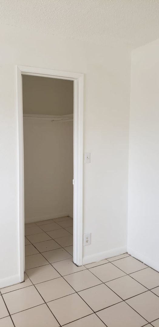 Building Photo - One-bedroom for rent in Pompano Beach
