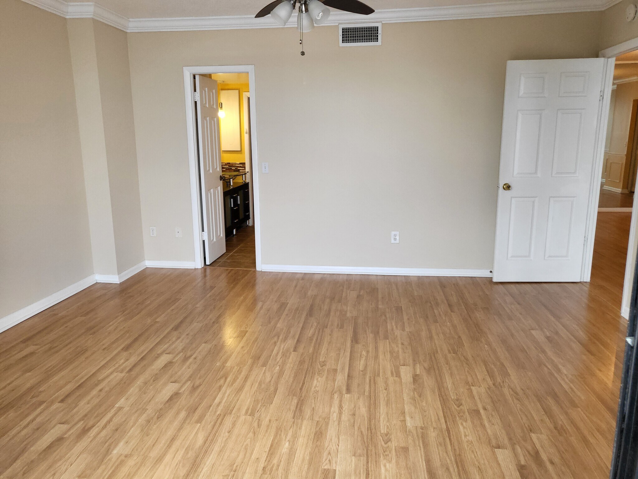 Building Photo - 7100 Sunshine Skyway Ln S
