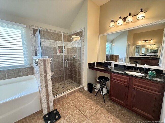 Building Photo - 642 Regimental Dr