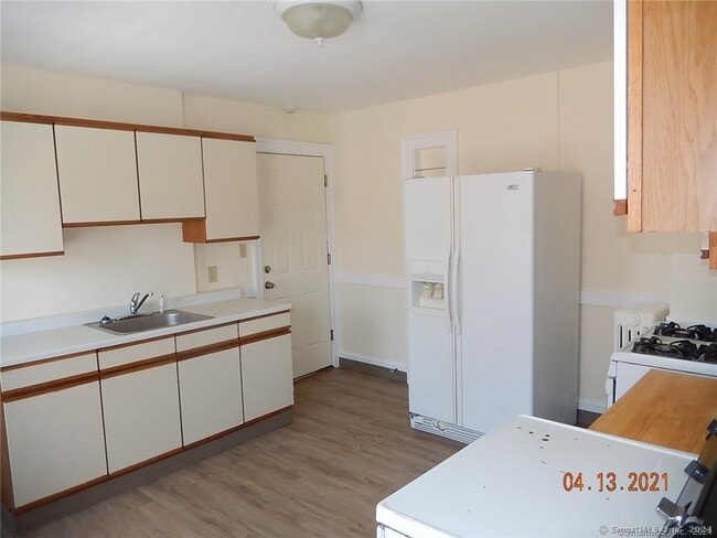 Building Photo - 25 Pratt St