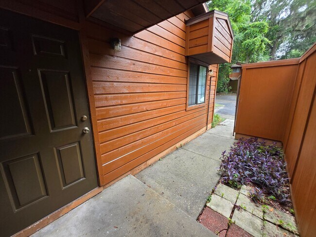 Building Photo - Rockwood Villas – 2BR/2BA Townhouse