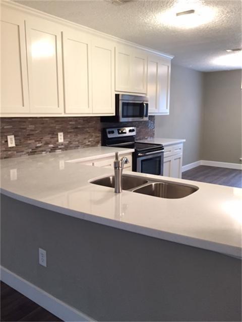 Building Photo - 29022 Cherrywood Ln