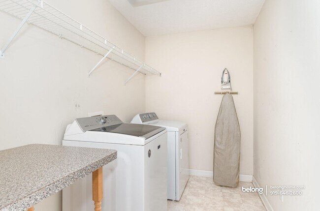 Building Photo - 4332 Southern Oak Dr