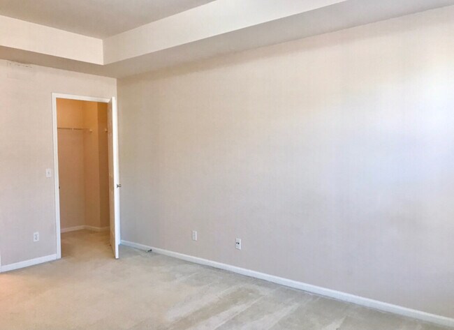 Building Photo - 1128 Alameda Blvd