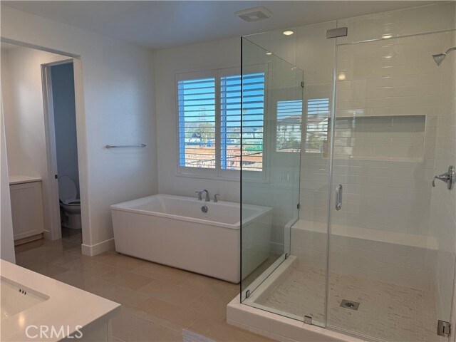 Building Photo - 1204 Hinnen Ave