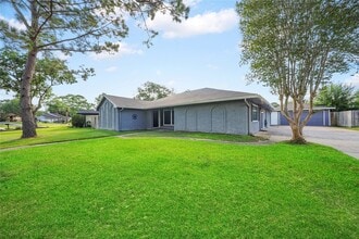 Building Photo - 304 Old Bayou Dr
