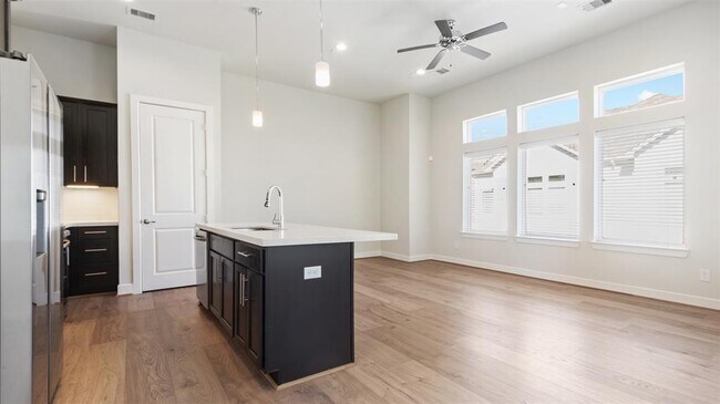 Building Photo - 152 Knightsbridge Park Ln