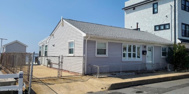 Building Photo - 259 Joseph St