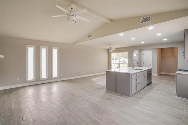 Building Photo - 3805 W Rochelle Rd