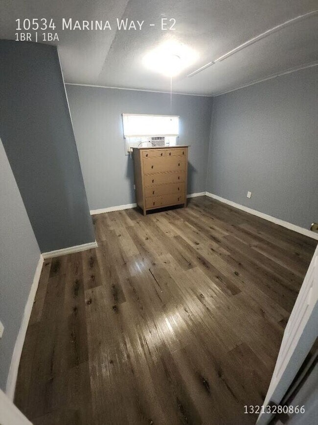 Building Photo - 10534 Marina Way