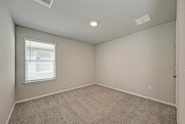 Building Photo - 1232 Vogel Dr