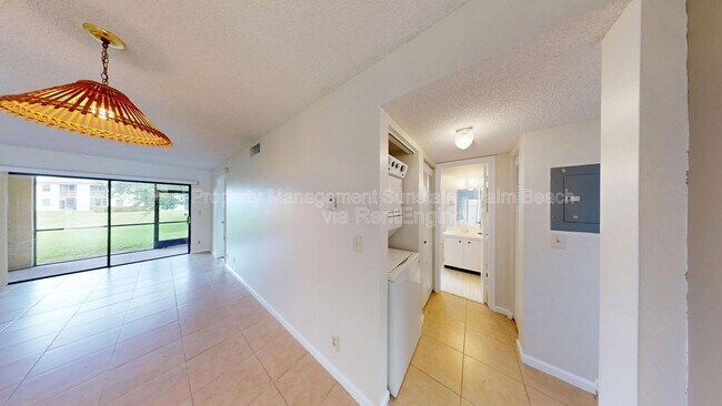 Building Photo - 321 Olivewood Pl