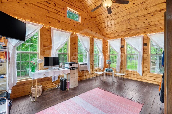 Building Photo - 3 Bedroom/2 Bath Duplex in Stonebridge Vil...