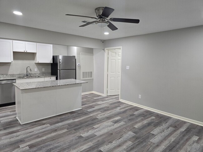 Building Photo - 205 Winter Park