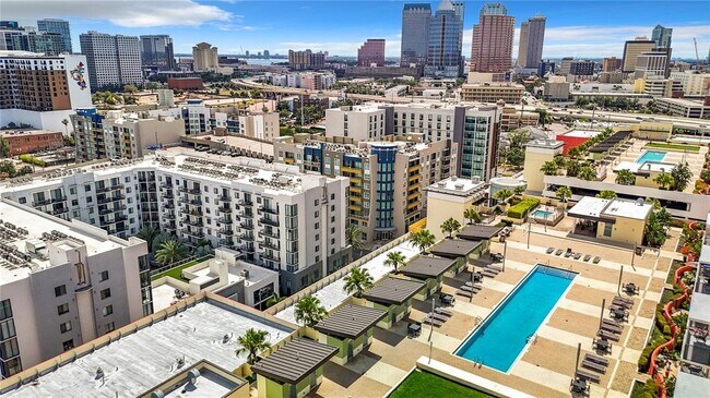 Building Photo - 1208 E Kennedy Blvd