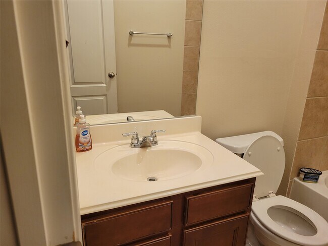 Building Photo - 15126 Summer Sunset Dr