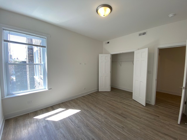 Building Photo - 1053 W Columbia Ave