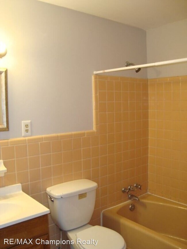 Building Photo - 3 br, 2 bath House - 2230 Airport Thruway