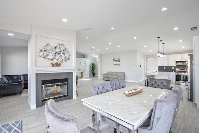 Building Photo - 81358 Avenida Blanca