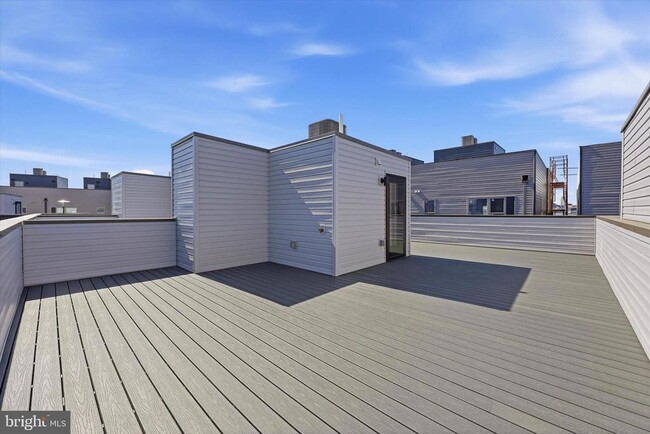 Building Photo - 3016 S Northbank Pl