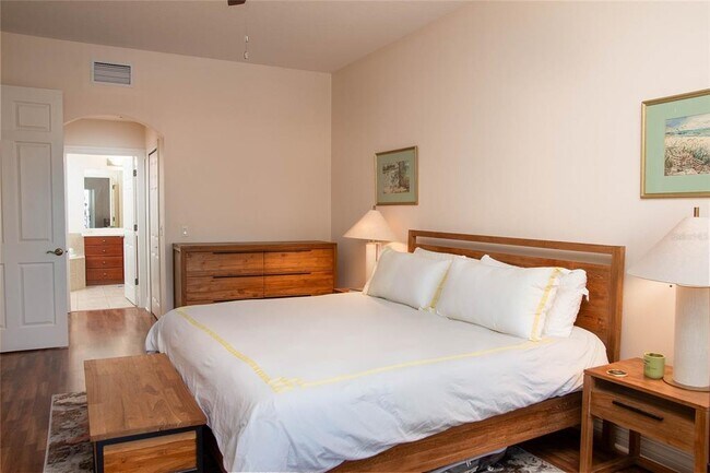 Building Photo - 5591 Cannes Cir