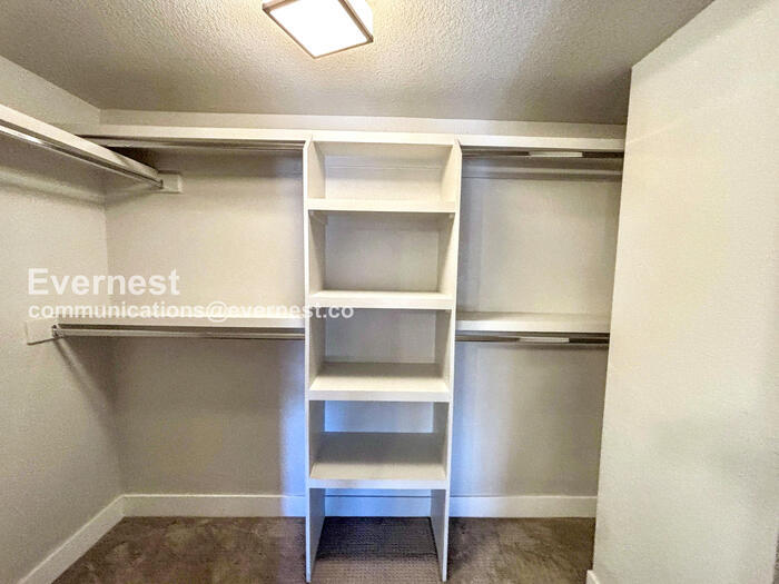 Building Photo - 8130 W 10th Ave