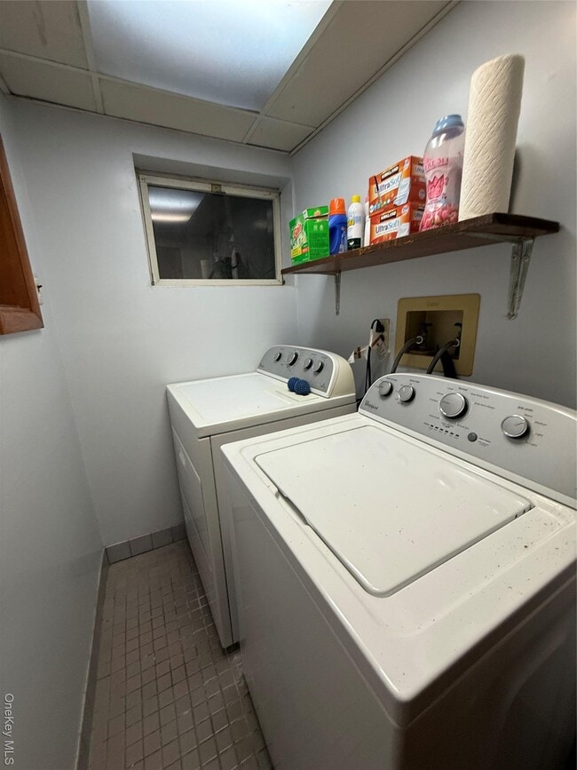 Building Photo - 404 Bauer Pl