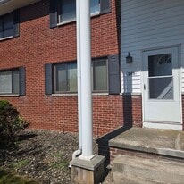 Building Photo - 245 Greenmeadow Dr