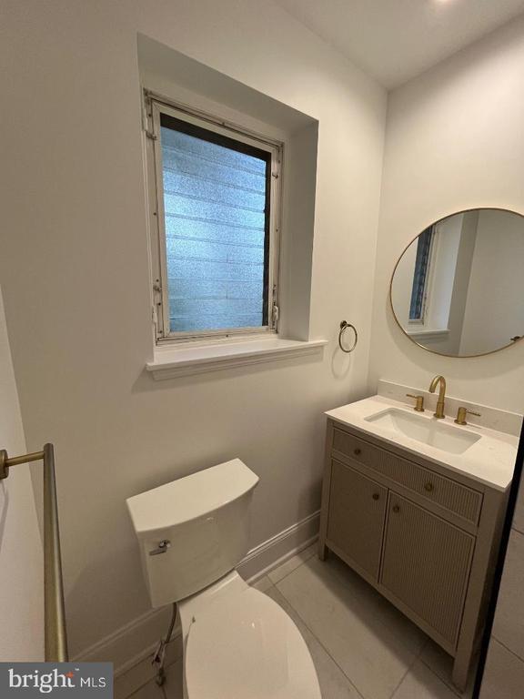 Building Photo - 537 S Walnut St