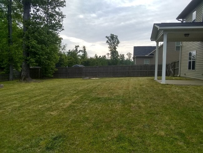 Building Photo - Updated 3 Bedroom, 2.5 Bathroom 2-Story w/...