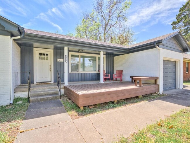 Building Photo - 1222 Westlawn Dr