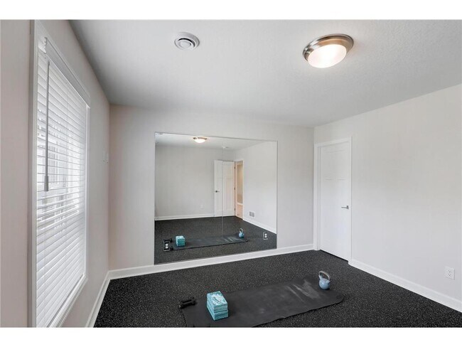 Building Photo - 6332 Apple Ct