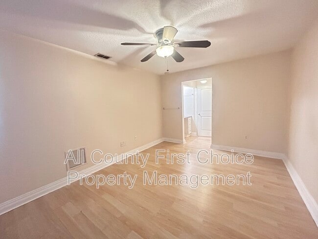 Building Photo - 313 Bay Pl