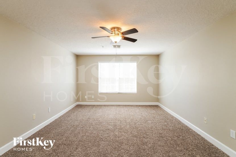 Building Photo - 9885 Moss Rose Way