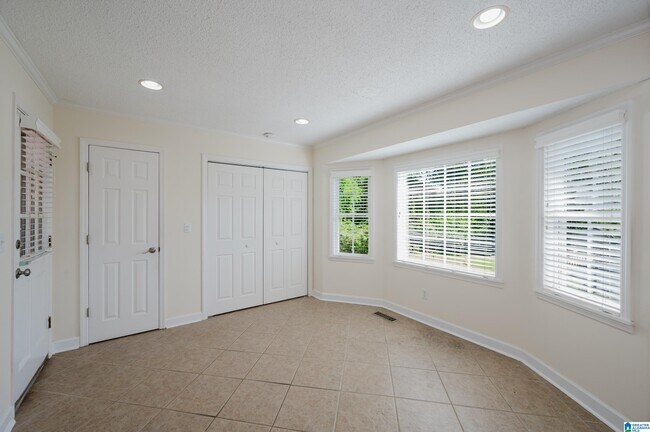 Building Photo - 1828 Jacobs Ln