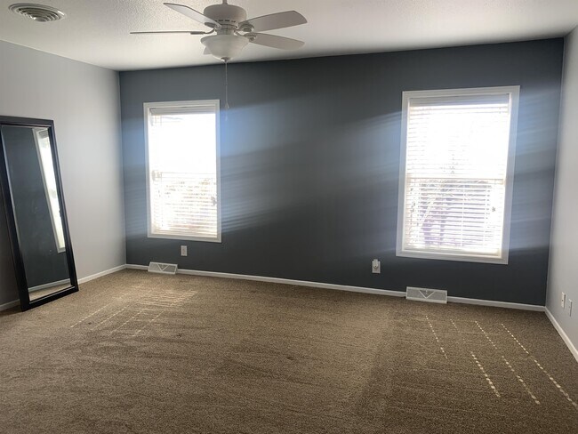 Building Photo - 3838 Sunny Glen Ln