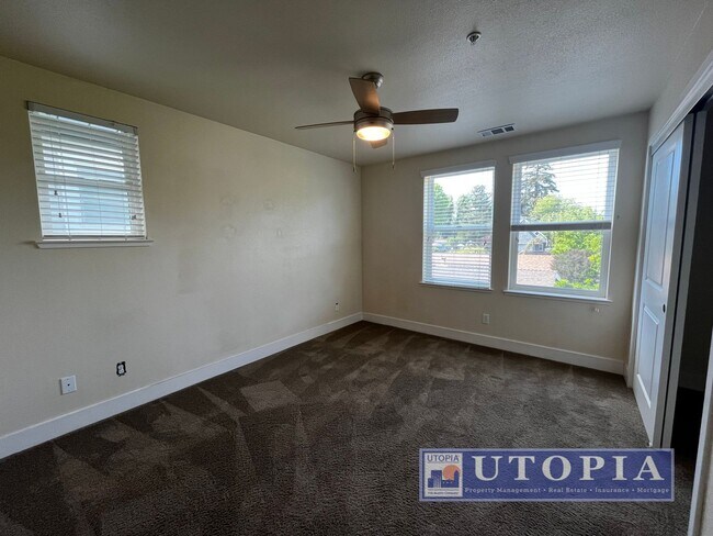 Building Photo - Spacious and Modern 3-bedroom, 3.5 bathroom in Seabright just minutes away from the Beach Boardwa...
