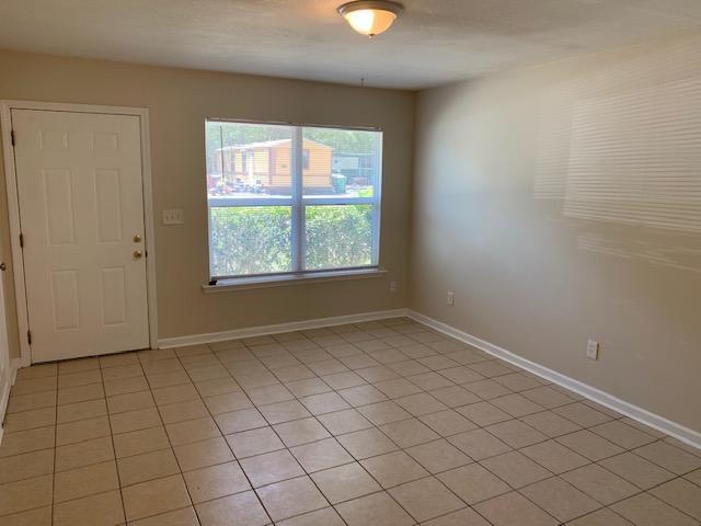 Building Photo - 623 Crestview Ave