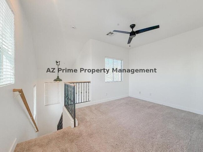 Building Photo - 164 W Commerce Ct