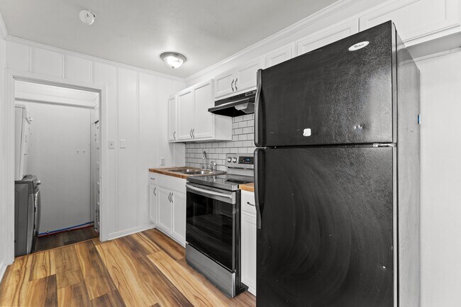 Building Photo - 2301 N 16th St