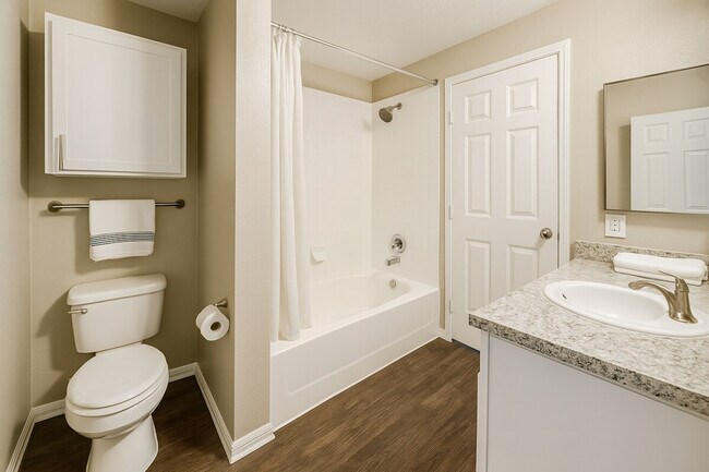 Building Photo - 6225 Saratoga Blvd