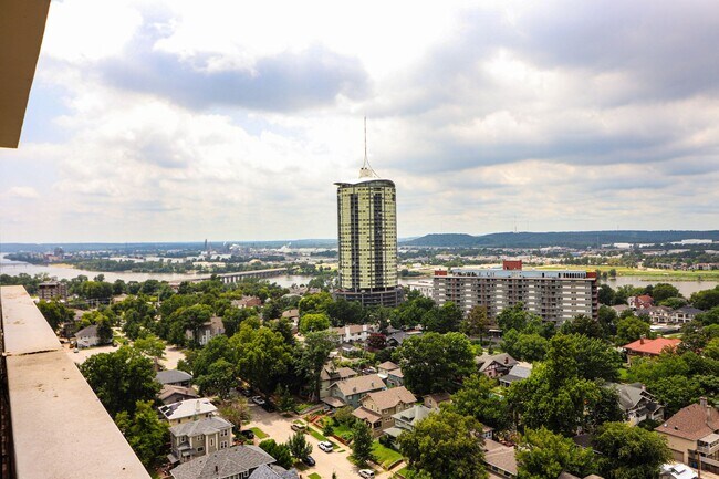 Building Photo - Liberty Towers condo