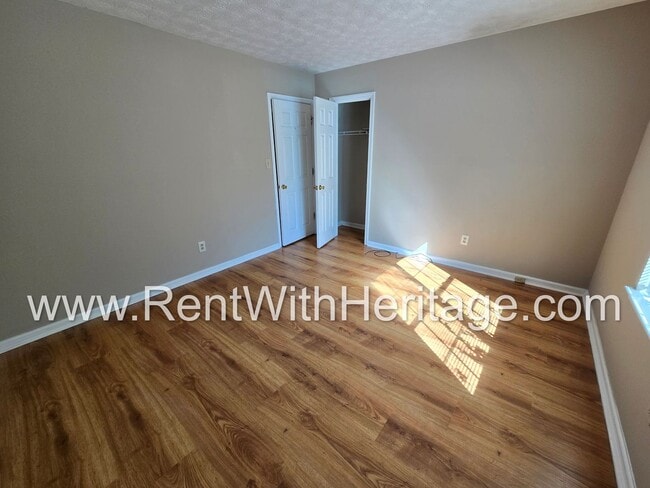 Building Photo - WOW!!! GORGEOUS DUPLEX / GREAT ROOMMATE FLOORPLAN / UPGRADES / GREAT LOCATION / PRIVATE YARD