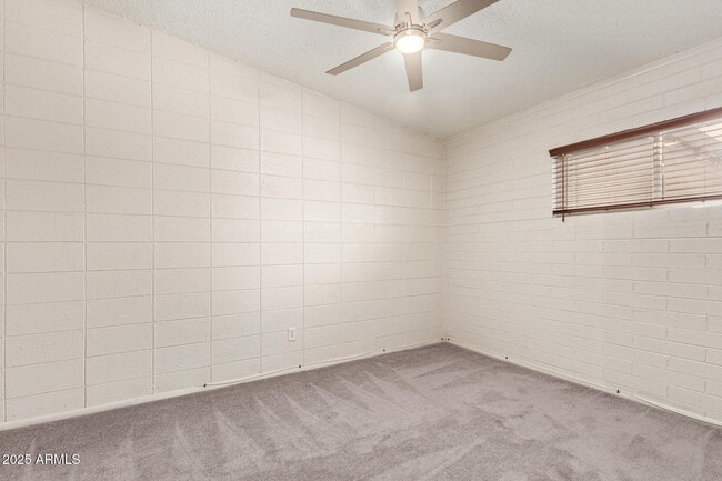 Building Photo - 7045 E Wilshire Dr