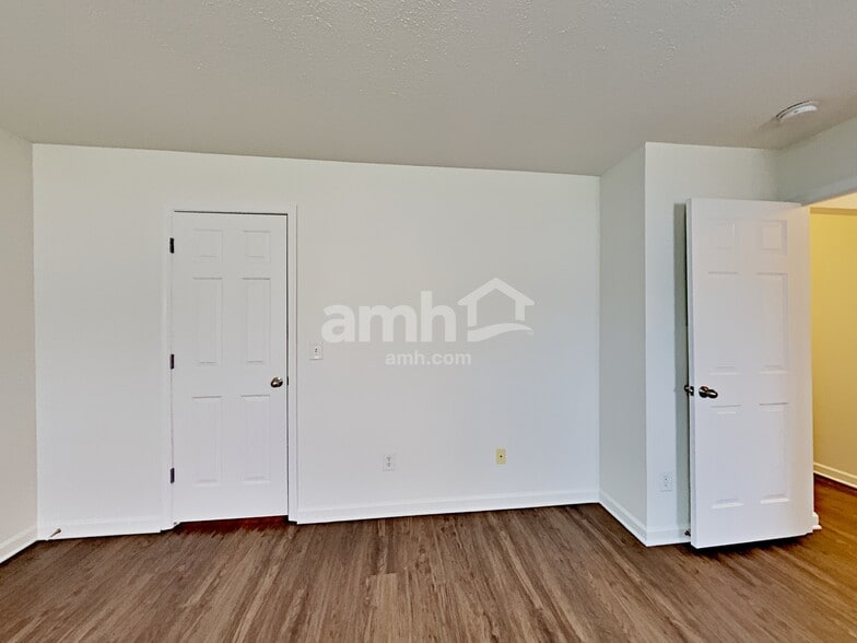 Building Photo - 2336 Hockett Dr