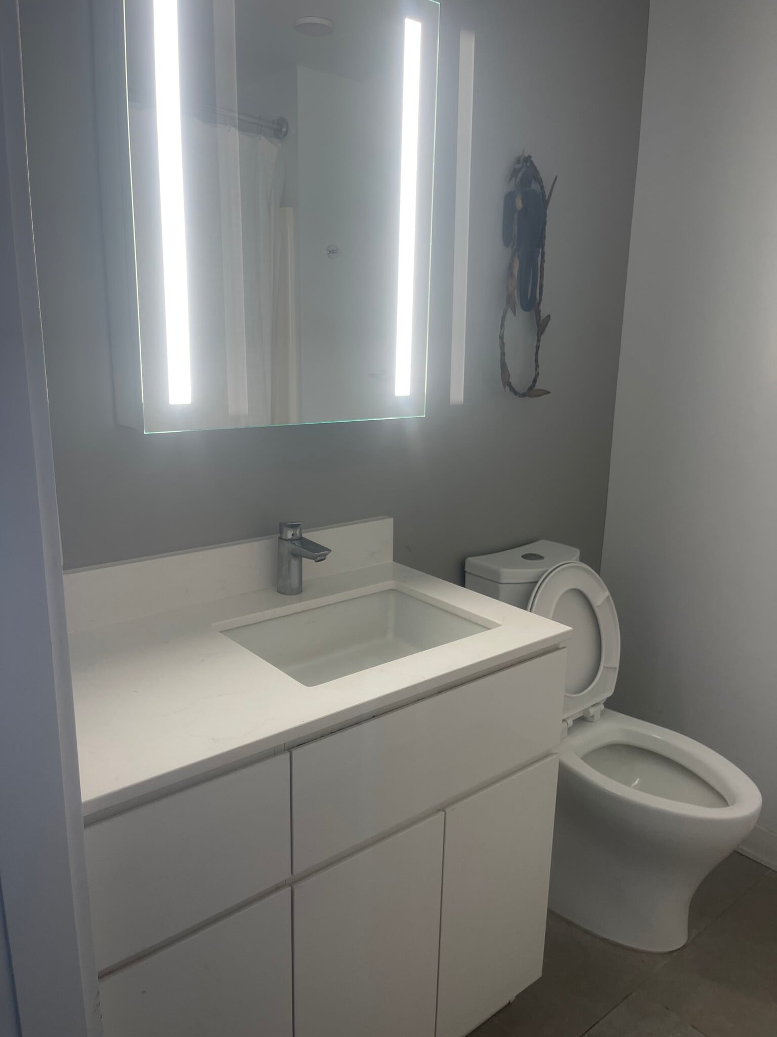 Building Photo - 987 Queen St