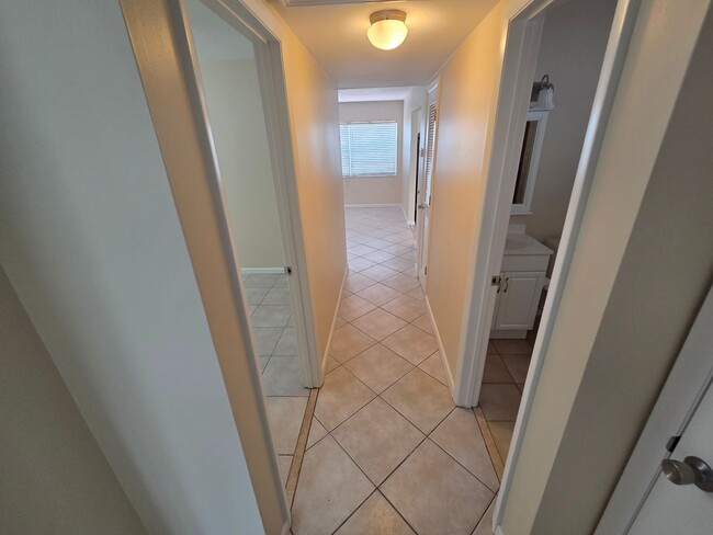 Building Photo - Charming 3 Bedroom Home in South Tampa's Ballast Point Neighborhood